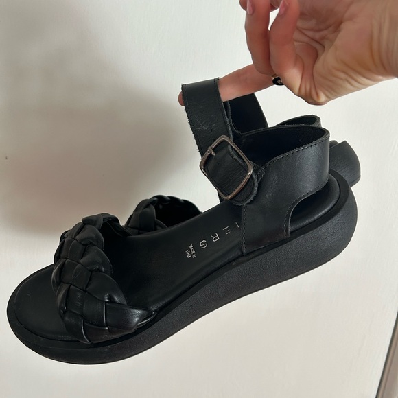 Ateliers Bara Sandles - Picture 2 of 3